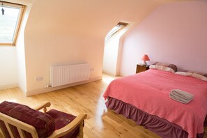 2 bedrooms, WiFi - Country cottage rooms en suite king bed (Dingle)