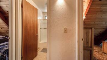 4 chambres, fer et planche à repasser, Wi-Fi, literie fournie