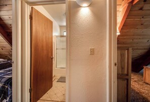 4 dormitorios, tabla de planchar con plancha, wifi y ropa de cama
