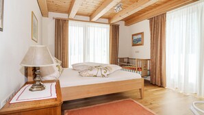 Unclassified image, 3 of 17, button - barrierefreie Ferienwohnung (Sankt Veit/Defereggenta)