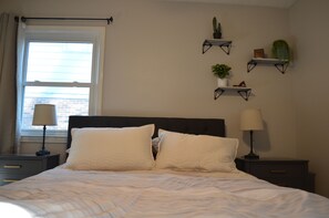 3 slaapkamers, een strijkplank/strijkijzer, wifi, beddengoed