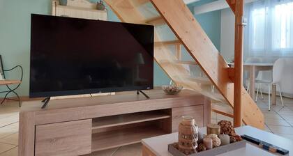 Villa au Coeur du "village Occitan" 8 Personnes à 200m de la Plage