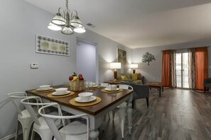 Dining - LemonDrop - No Stairs! (Branson)