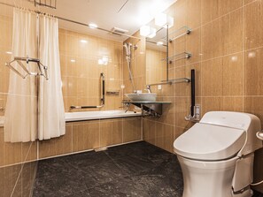 Chambre Deluxe avec lits jumeaux | Salle de bain | Ensemble douche/baignoire, articles de toilette gratuits, sèche-cheveux