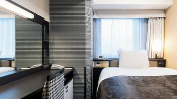 Rom – standard, ikke-røyk (with 1bed) | Skrivebord, blendingsgardiner, wi-fi (inkludert) og sengetøy
