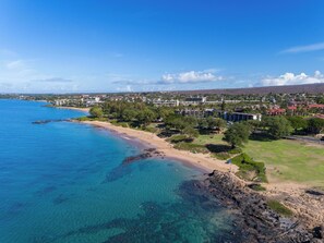 Beach nearby, sun loungers, beach towels