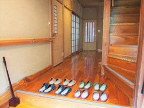 Interior entrance - Private Hot Spring Villa Ninomiyaan (Atami)