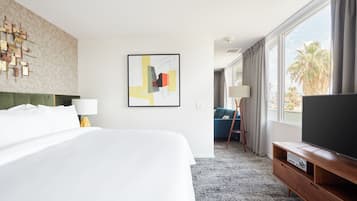 Suite Supérieure, 1 trÚs grand lit, balcon | Surmatelas, coffres-forts dans les chambres