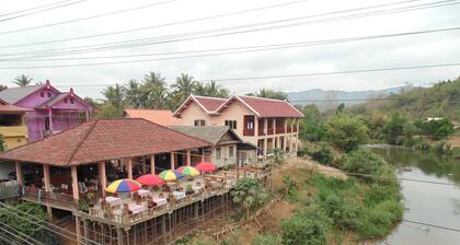 Saynambak Riverside Guest House