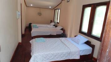 熨斗/熨衣板、免費無線上網、床單