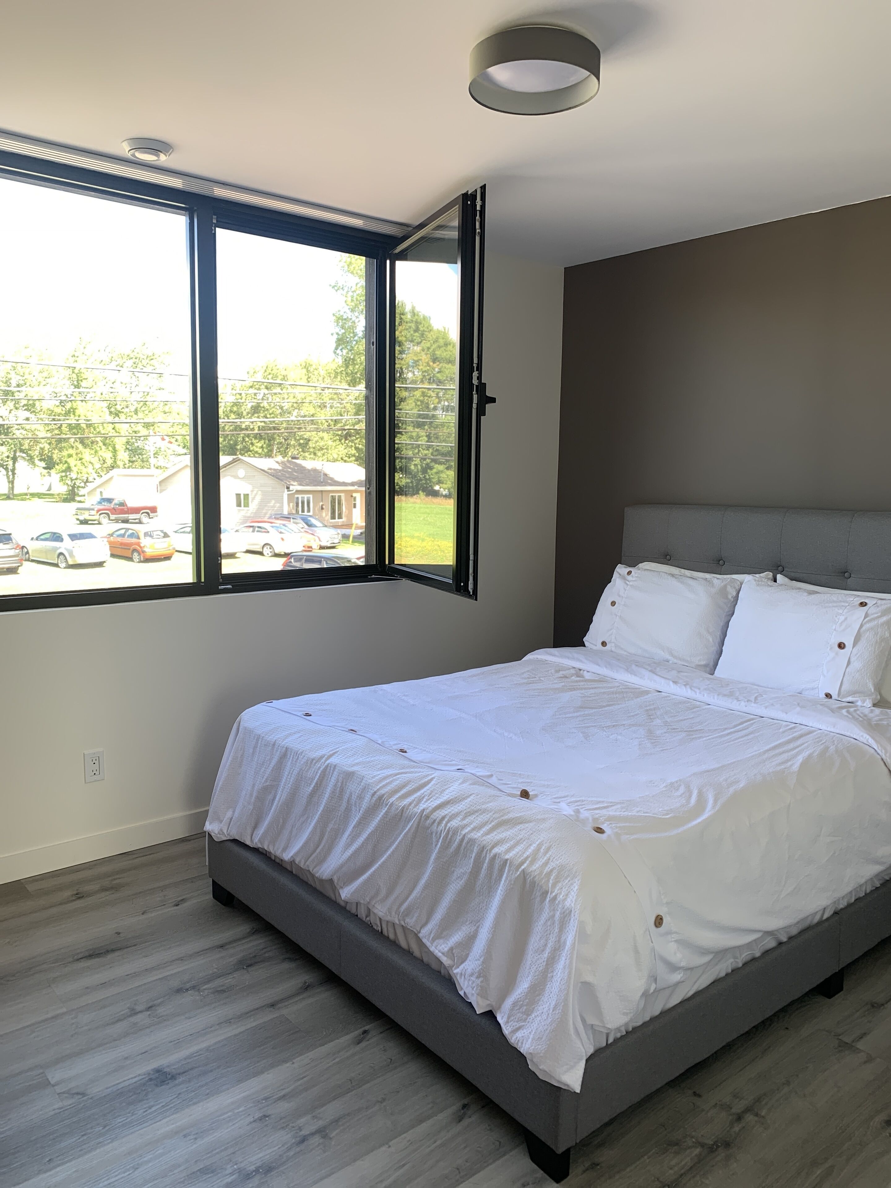 2 chambres, fer et planche à repasser, Wi-Fi, draps fournis