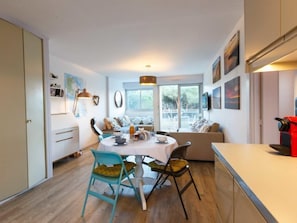 Interior - Les Ecureuils by Interhome (Les Mathes)