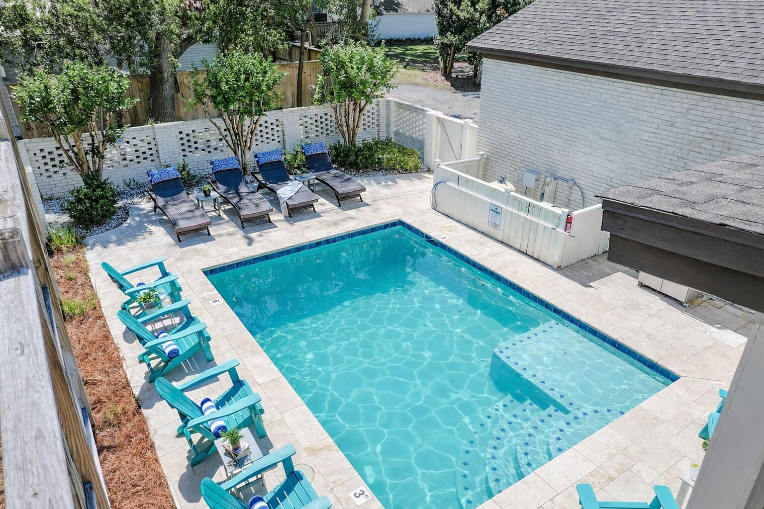 Lämmitetty uima-allas