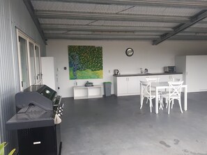 Interior - Rural property with views of Rangataua Bay (Tauranga)