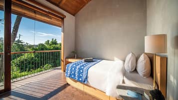 Apartment with balcony, 3 Bedrooms (5 Adults) | Premium bedding, minibar, in-room safe, desk