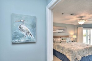 3 Schlafzimmer, Schreibtisch, Bügeleisen/Bügelbrett, Reisekinderbett