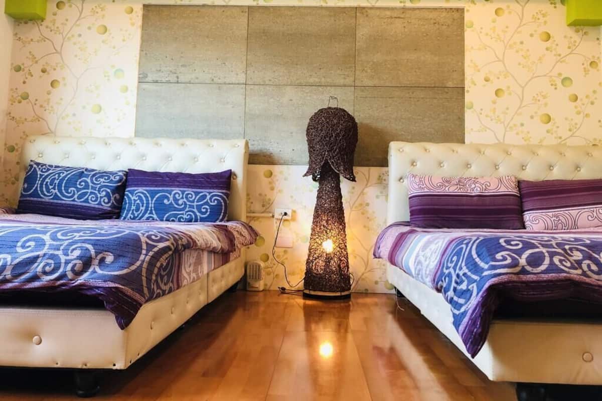 Quadruple Room | Desk, blackout drapes, free WiFi, bed sheets