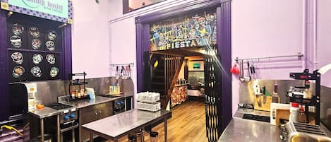 Standard Quadruple Room, Mixed Dorm | Shared kitchen facilities | Fridge, microwave, stovetop, toaster