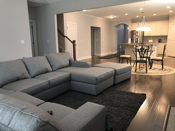 Living area - Convenient Grovetown House near Fort Gordon and the Masters (Grovetown)