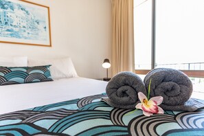 Individually decorated, individually furnished - Ocean View 10 Pool & Spa (Airlie Beach)