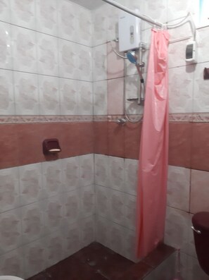 Bathroom - Servicio especial (cocina, lavadora y duchas con agua caliente) (Covicorti)