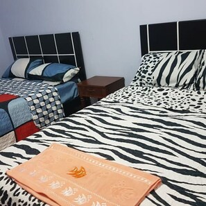 3 bedrooms, WiFi - Servicio especial (cocina, lavadora y duchas con agua caliente) (Covicorti)