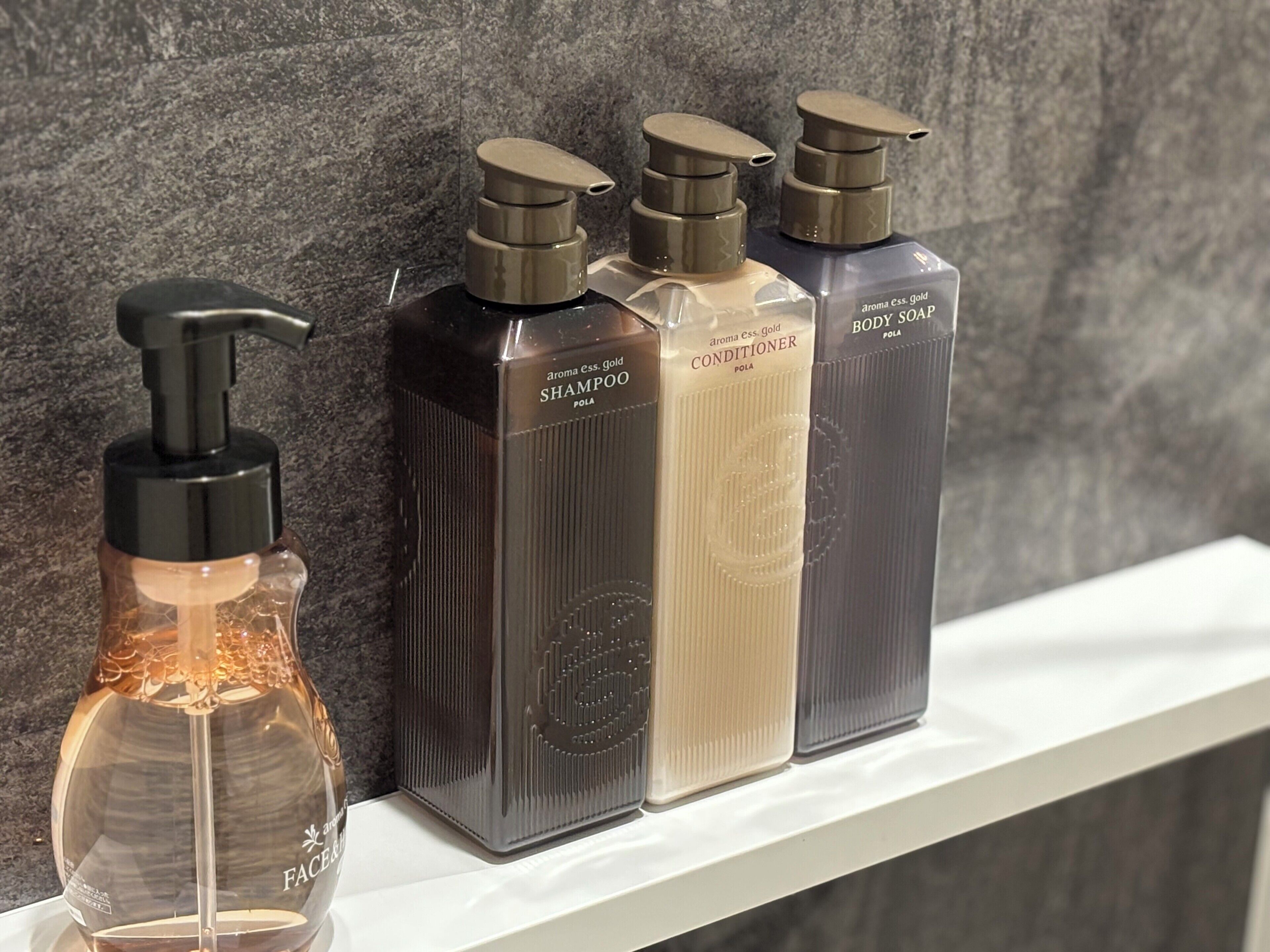 1 bedroom, down duvets, in-room safe, blackout curtains