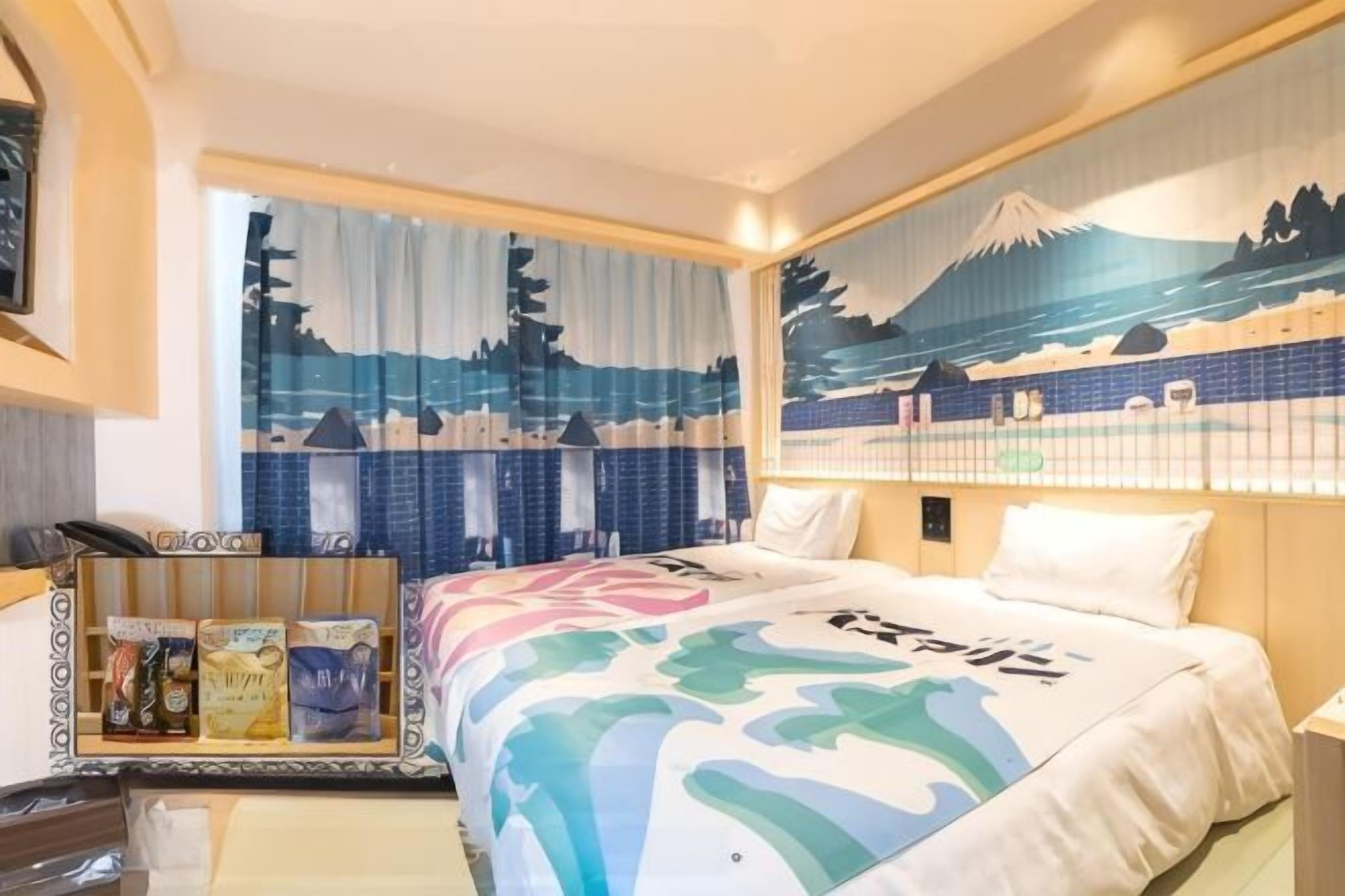 Edredons de pluma, cofres nos quartos, cortinas blackout