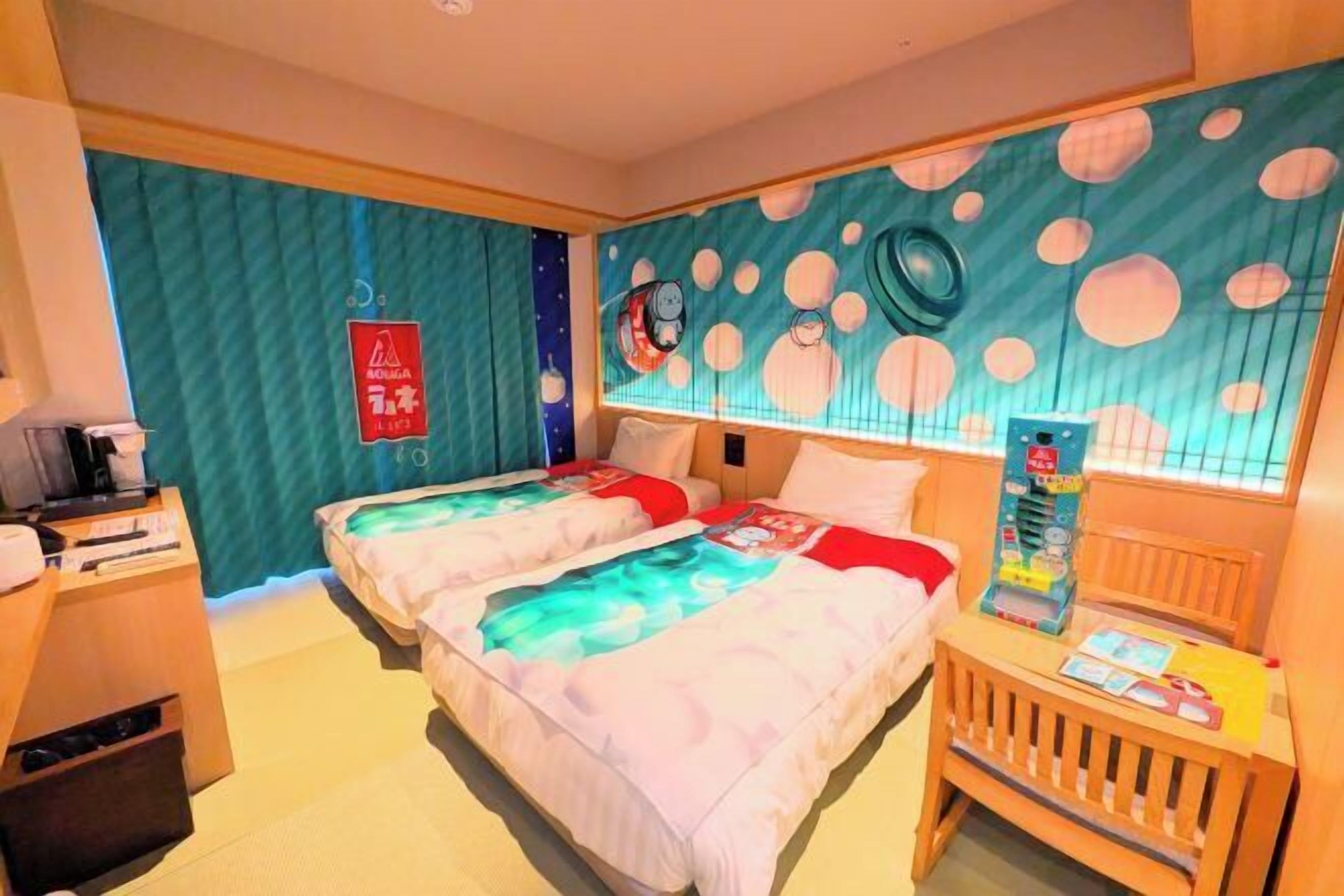 Down comforters, in-room safe, blackout drapes, soundproofing