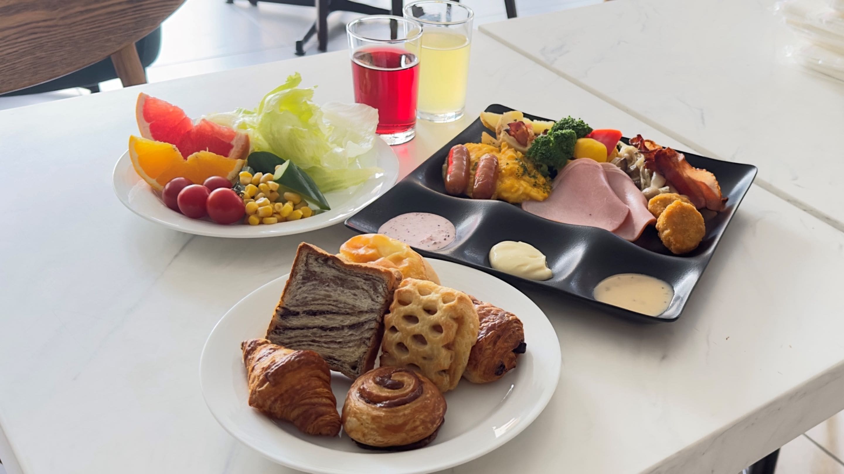 daily buffet breakfast (jpy 1980 per person)