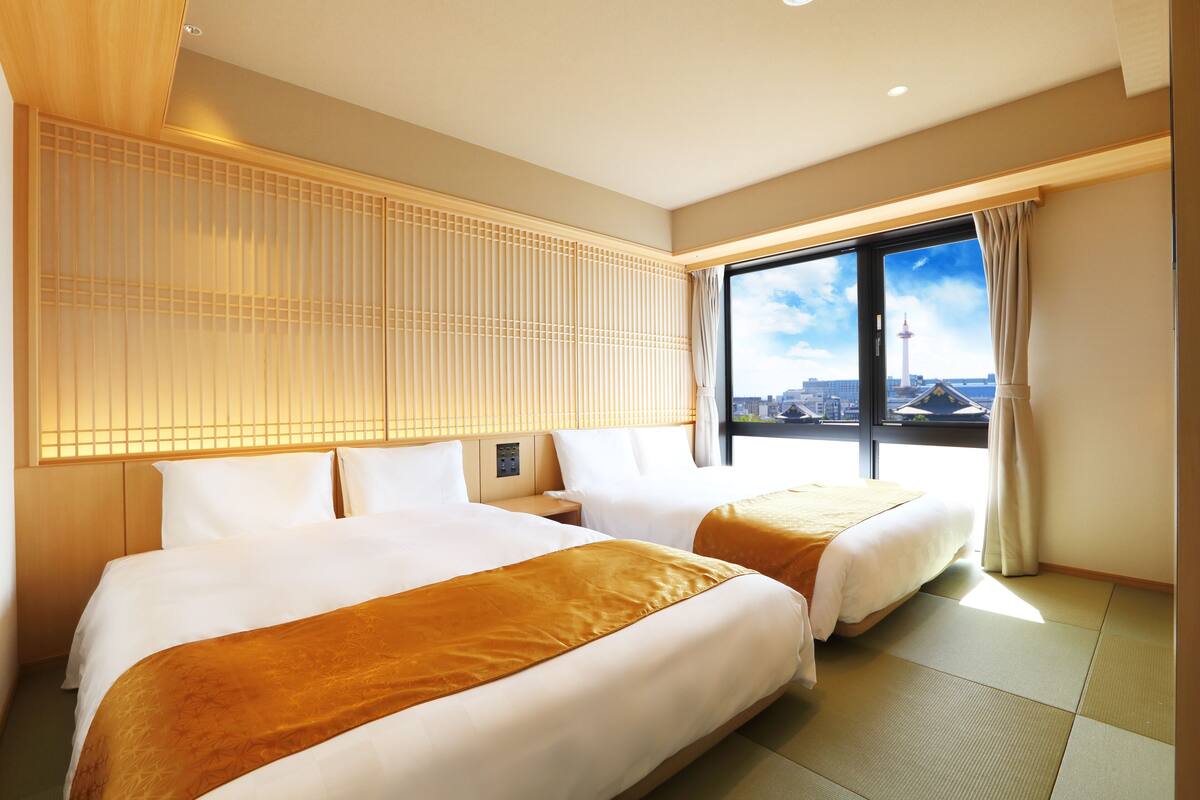 Premier Suite | Down duvets, in-room safe, blackout curtains, soundproofing
