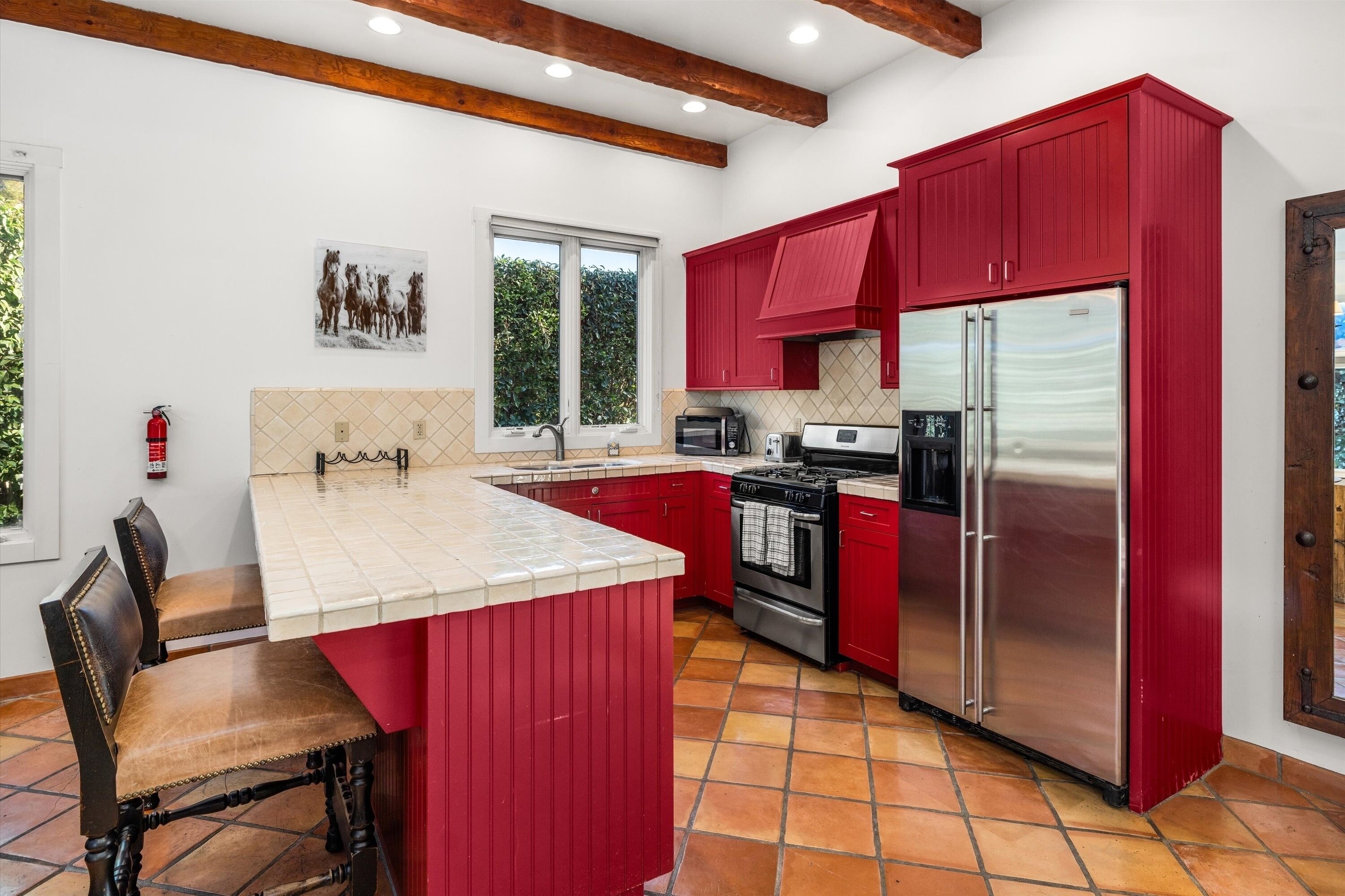 Réfrigérateur, lave-vaisselle, cafetière/bouilloire