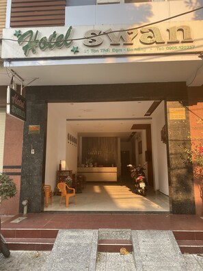Front of property - Swan Hotel (Da Nang)
