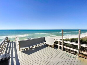 Terrace/patio - COMPLETELY RENOVATED Gulf side condo, Private Beach, Pool, 2 Bikes `Sandprints` (Santa Rosa Beach)