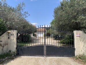 Enceinte de lâhĂ©bergement