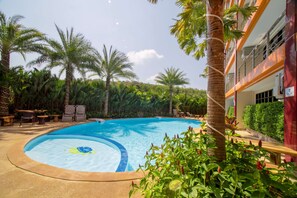 3 outdoor pools