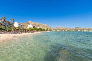 Beach nearby - Vora Mar Beachfront Apartment Waterfront apartment for 5 persons (Puerto Pollensa)