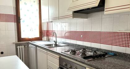 N139 - Numana, four-room apartment in the centre 500mt from the sea