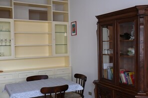 Dining - N139 - Numana, four-room apartment in the centre 500mt from the sea (Numana)