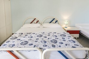 1 bedroom, bed sheets - N164 - Numana, two-room apartment with wonderful sea view (Numana)