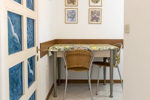 Dining - N164 - Numana, two-room apartment with wonderful sea view (Numana)