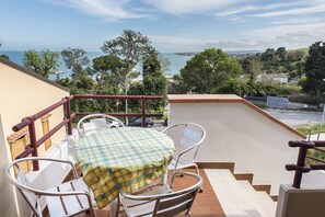 Outdoor dining - N164 - Numana, two-room apartment with wonderful sea view (Numana)