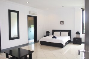 6 bedrooms, laptop workspace, internet