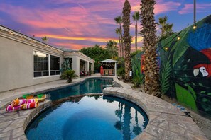 Et oppvarmet basseng