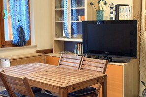 Dining - M244 - Marcelli, three-room apartment with terrace 150m from the sea (Marcelli)