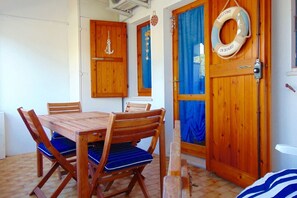 Outdoor dining - M244 - Marcelli, three-room apartment with terrace 150m from the sea (Marcelli)