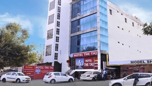 Mặt tiền nơi lưu trú
