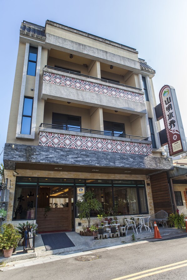 Front of property - Shan Ming Shui Xiu B&B (Yuchi)