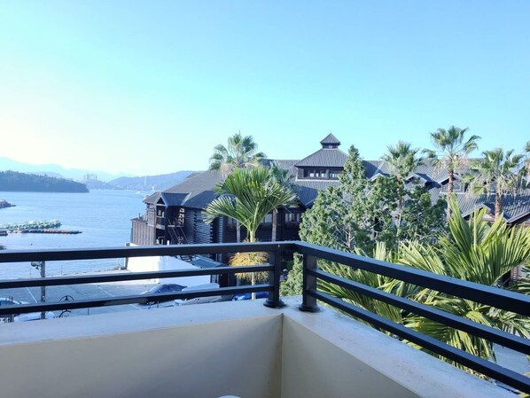 Balcony view - Shan Ming Shui Xiu B&B (Yuchi)