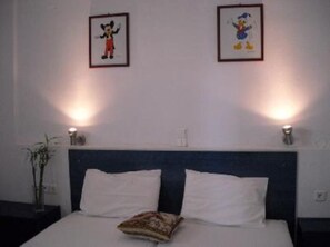 2 chambres, lit de bébé portatif, Wi-Fi, literie fournie